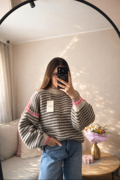 Mięsisty sweter w paski z surowym wykończeniem